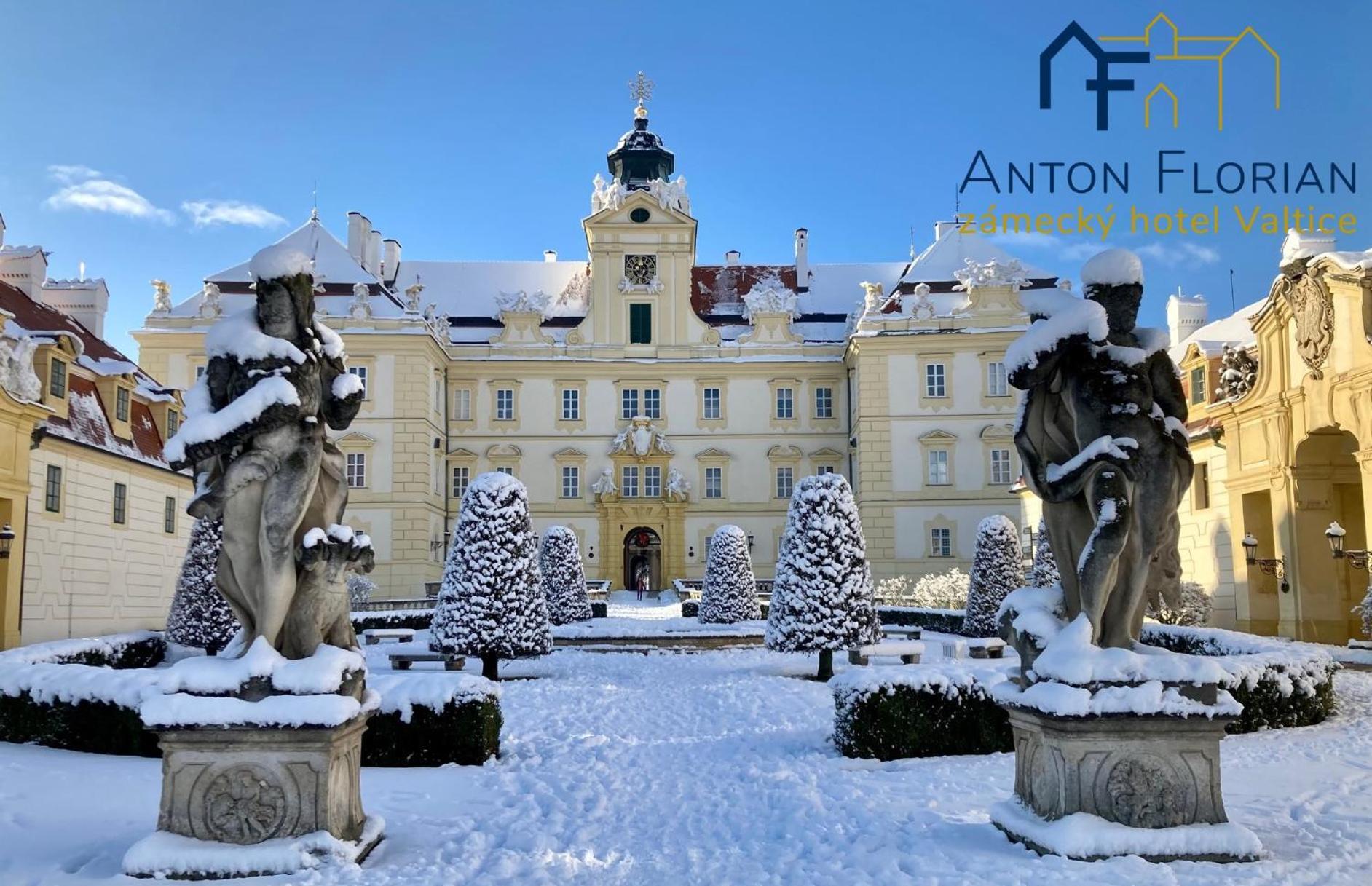 Zamecky Hotel Anton Florian Valtice Exterior photo